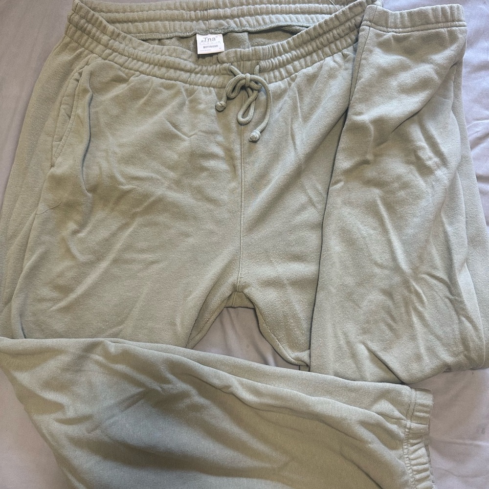 TNA ARITZIA AIRY FLEECE BOYFRIEND SWEATPANTS SEAGRASS GREEN SAGE GREEN
